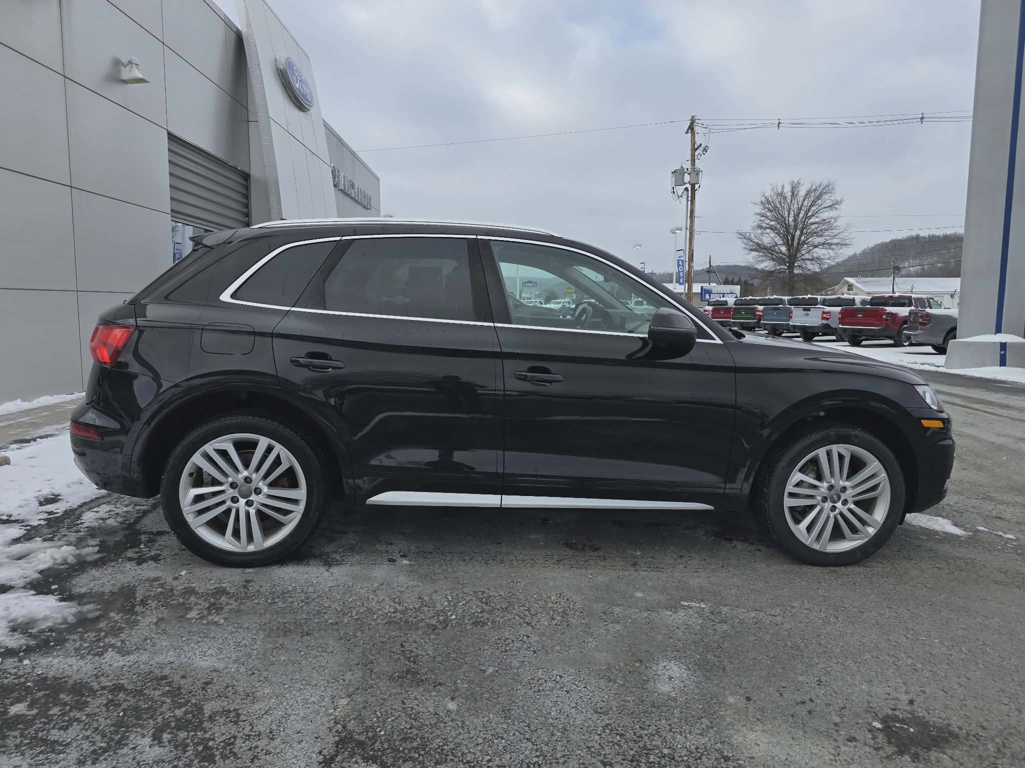 Used 2018 Audi Q5 Premium Plus w/ Premium Plus Package image 2