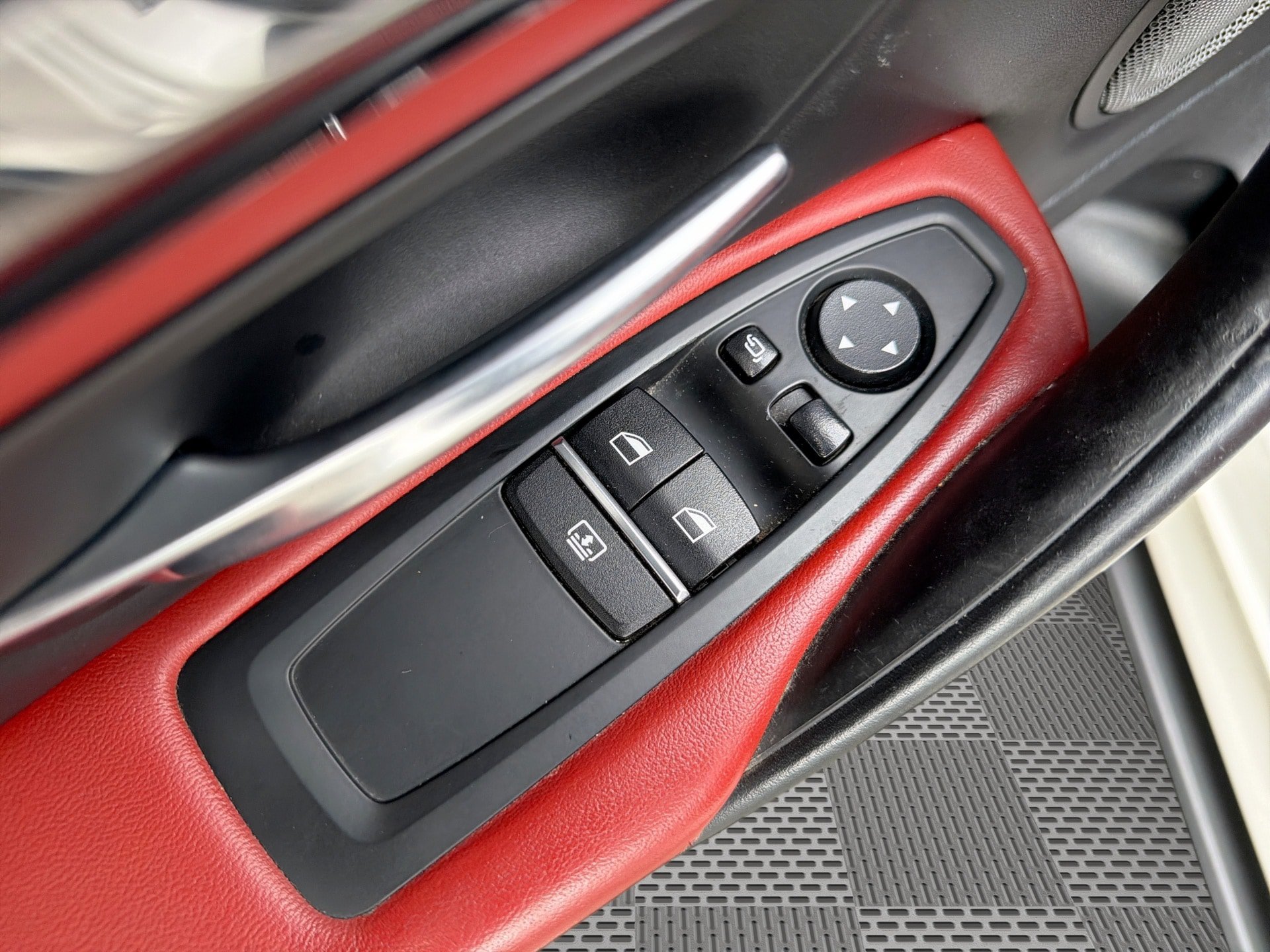 Used 2018 BMW M4 Coupe w/ Ultimate Package RWD image 15