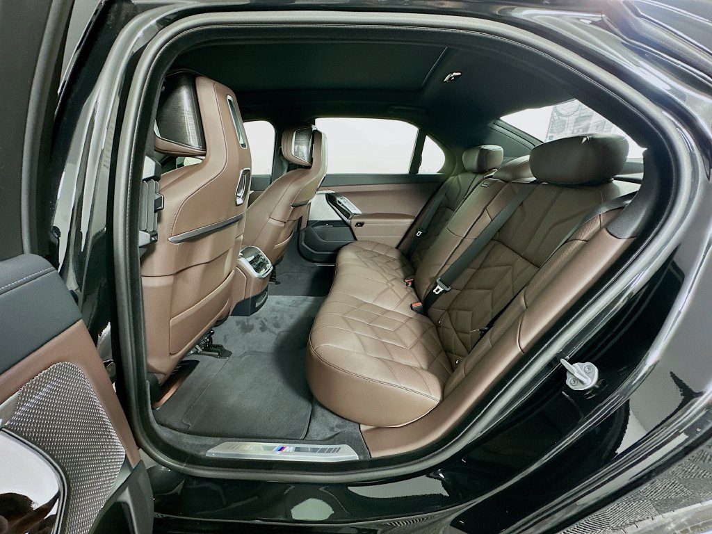 New 2026 BMW 750e xDrive w/ Executive Package AWD/4WD image 17