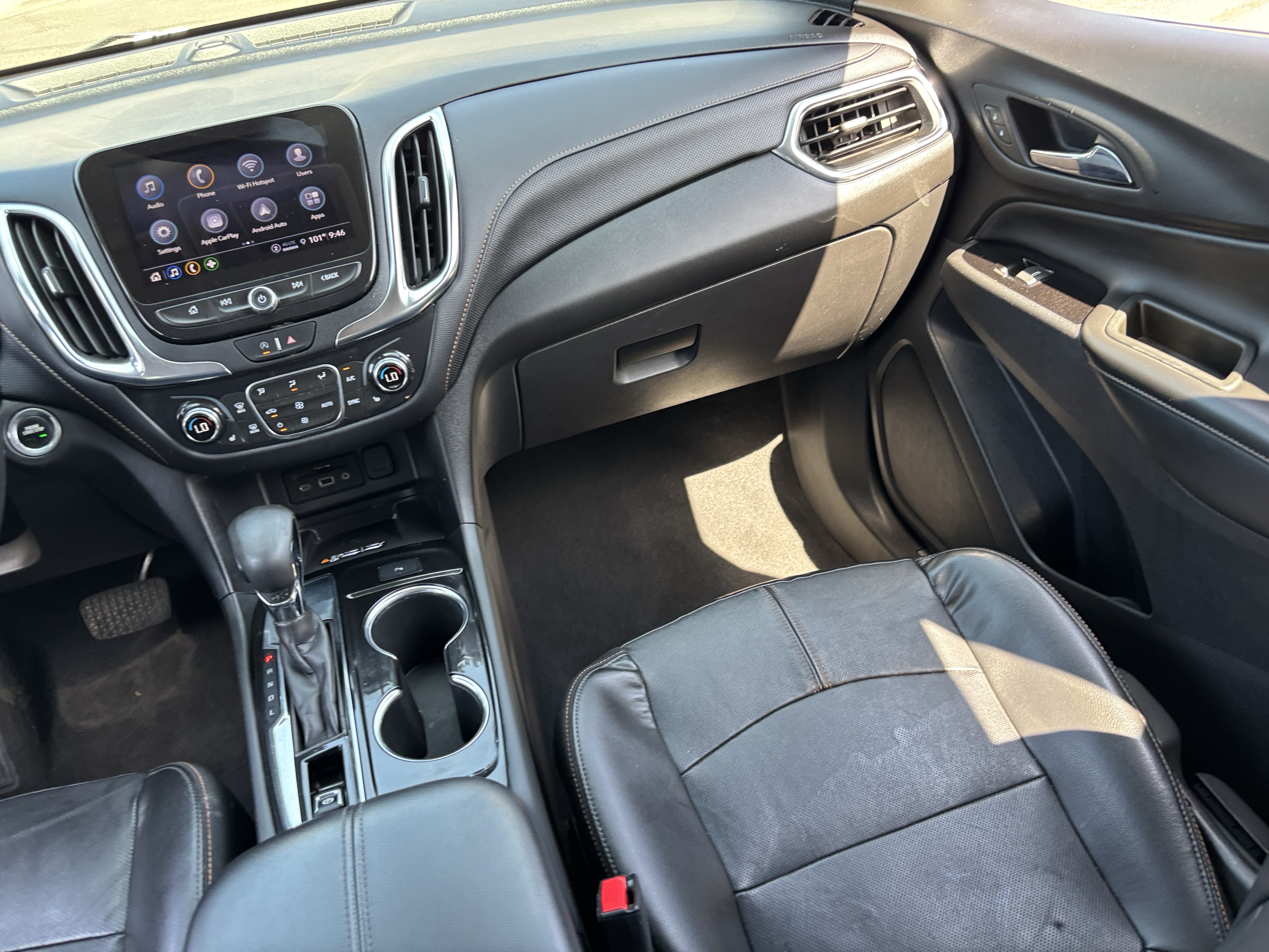 Used 2022 Chevrolet Equinox Premier w/ LPO, Cargo Package FWD image 17