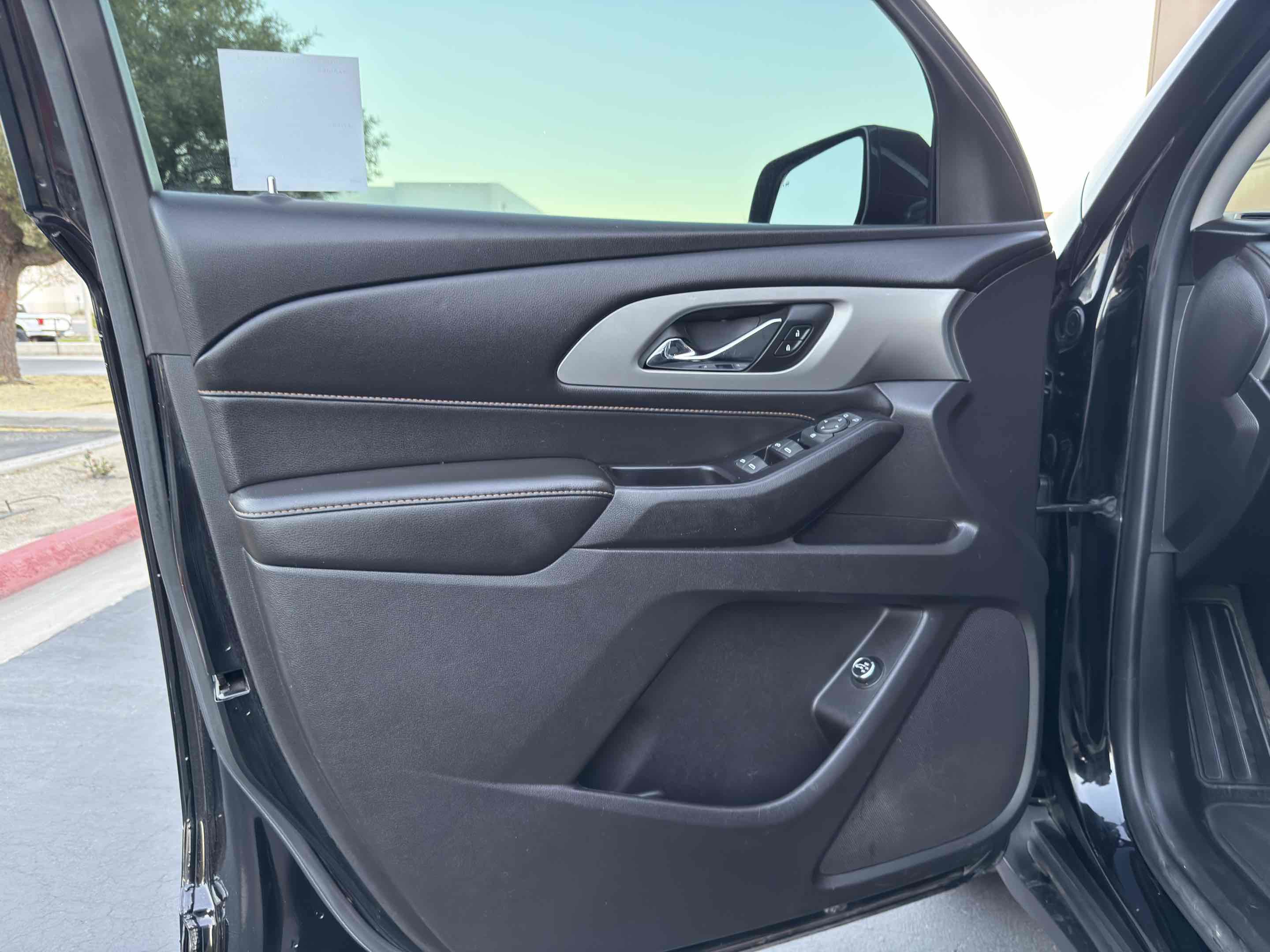 Used 2019 Chevrolet Traverse LT image 22