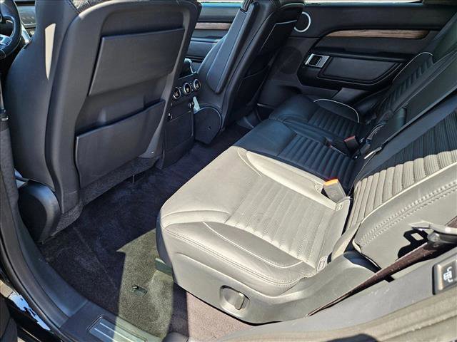 Used 2017 Land Rover Discovery HSE Luxury AWD/4WD image 18