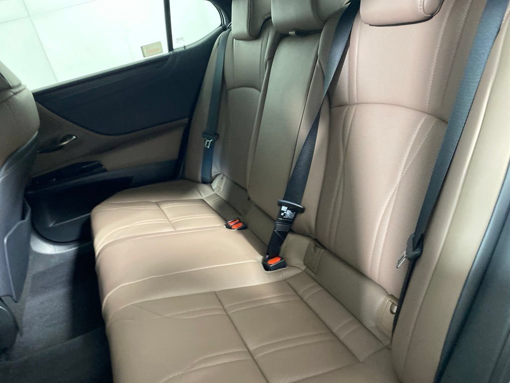 Used 2025 Lexus ES 300h w/ Accessory Package (Z1) FWD image 14