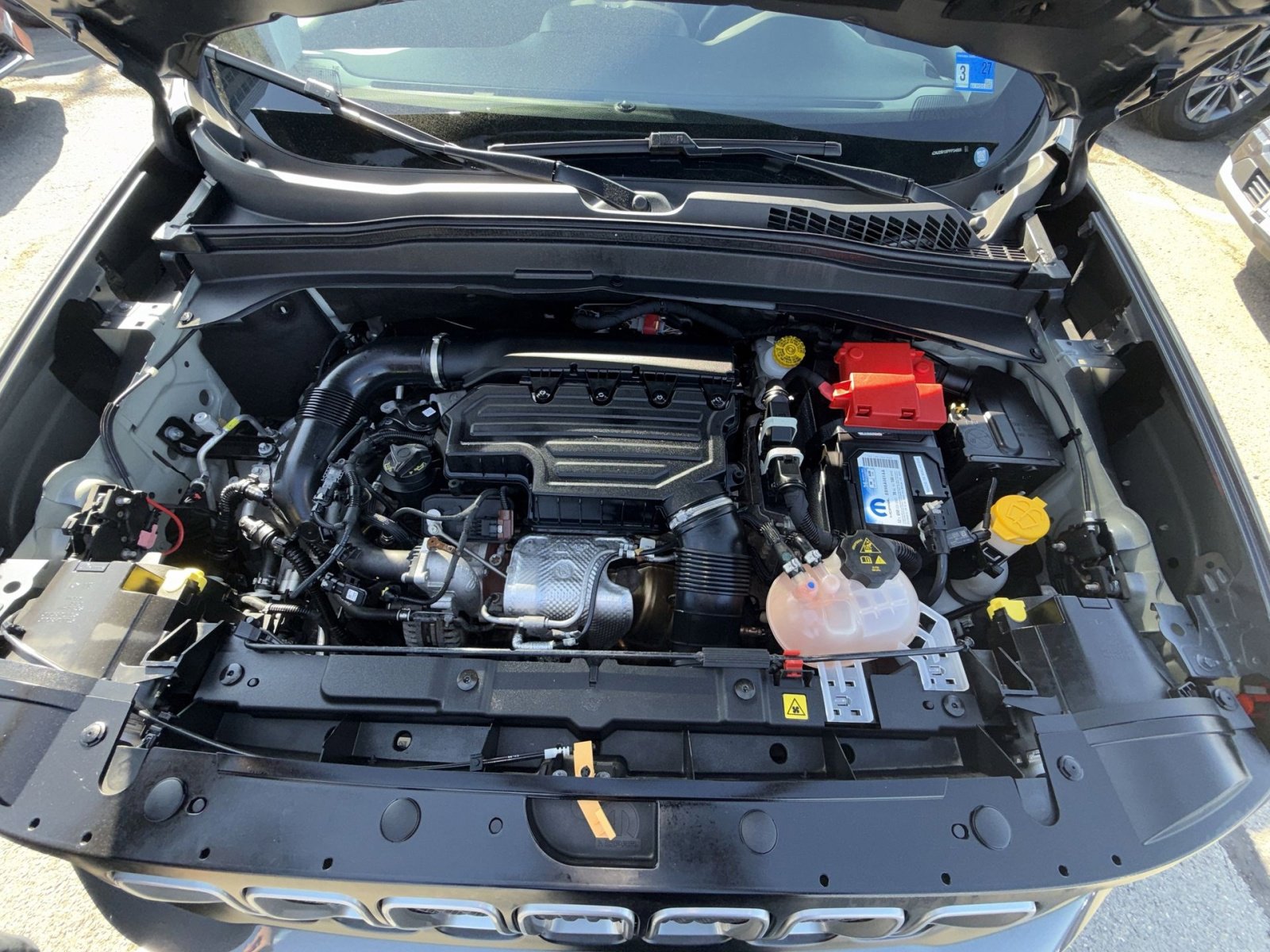 Used 2023 Jeep Renegade Latitude w/ Sun/Sound Group image 28