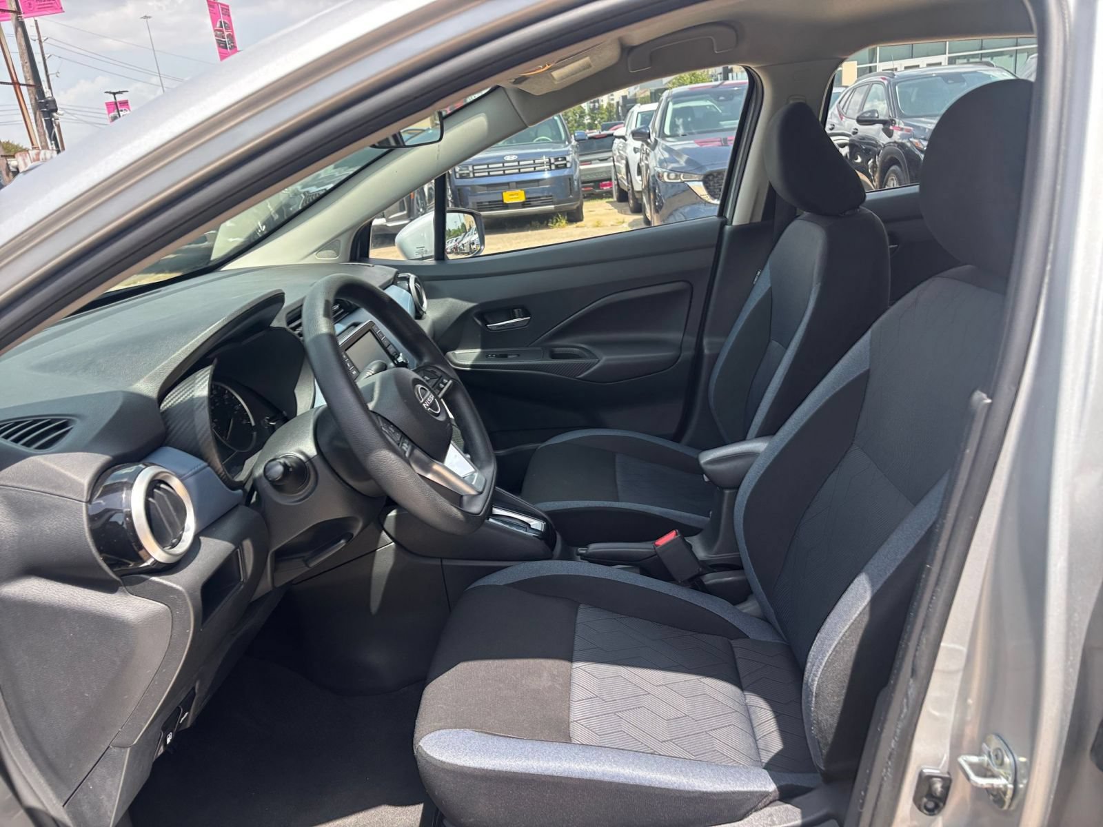 Used 2025 Nissan Versa SV FWD image 24