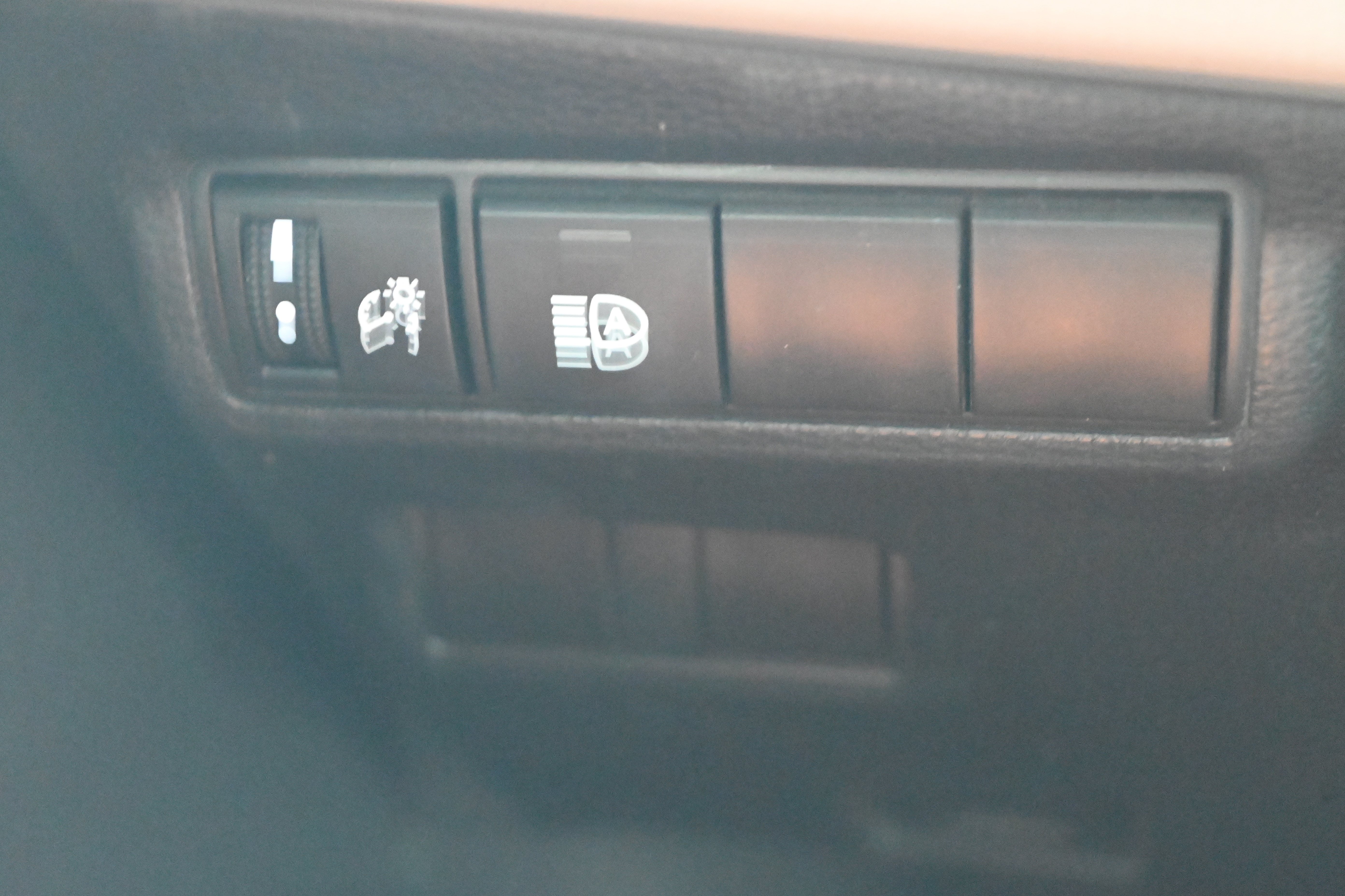Used 2024 Toyota Corolla Cross L FWD image 32