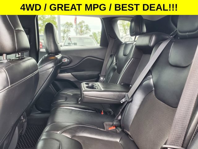 Used 2020 Jeep Cherokee Latitude Plus w/ Cold Weather Group AWD/4WD image 28