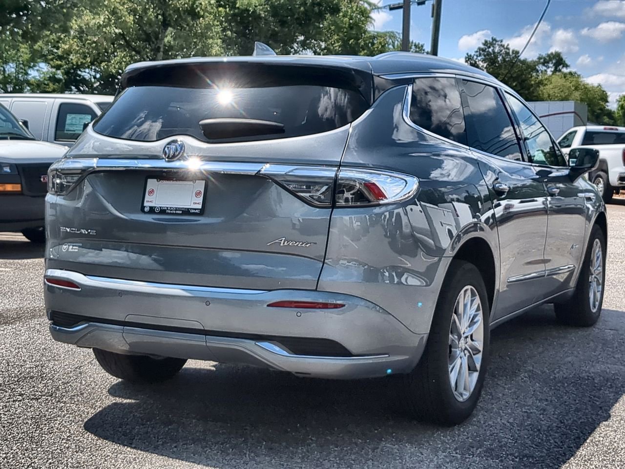 Used 2024 Buick Enclave Avenir FWD image 8