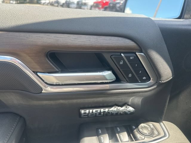 New 2026 Chevrolet Silverado 1500 High Country w/ LPO, Dark Essentials Package AWD/4WD image 12