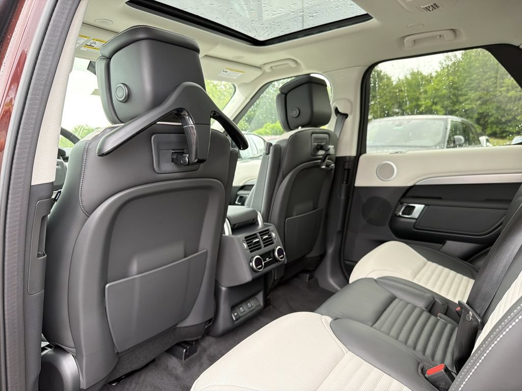 New 2026 Land Rover Discovery Limited Edition AWD/4WD image 11