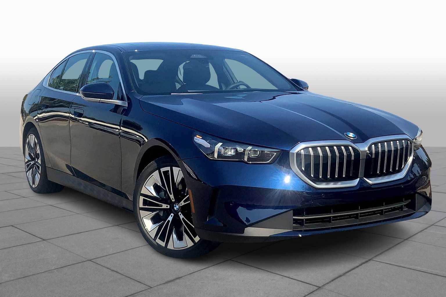 Used 2026 BMW 530i w/ Premium Package RWD image 2