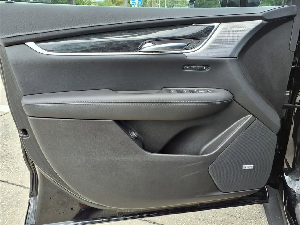 Certified 2022 Cadillac XT5 Premium Luxury FWD image 18