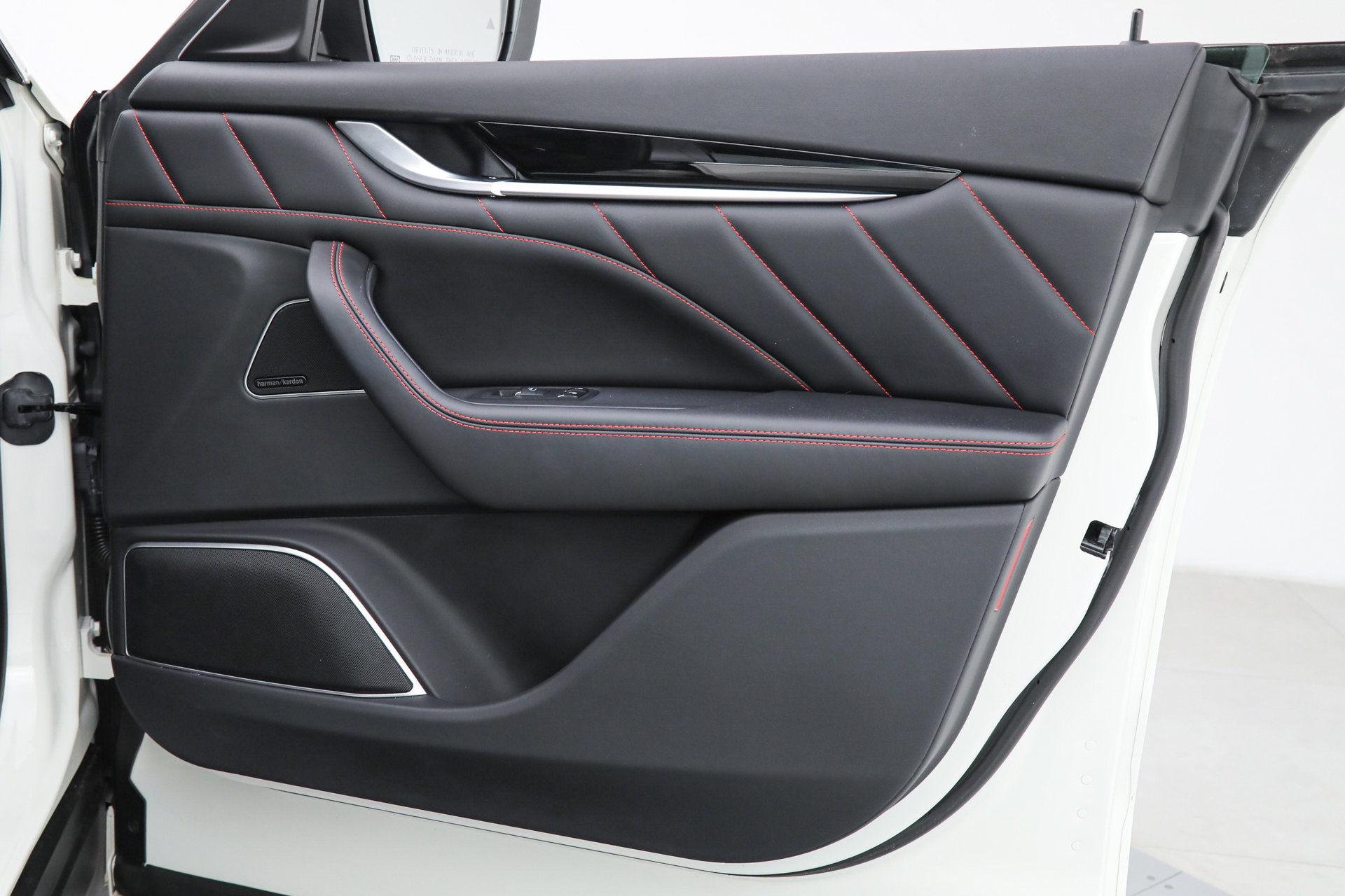 Certified 2023 Maserati Levante GT image 11