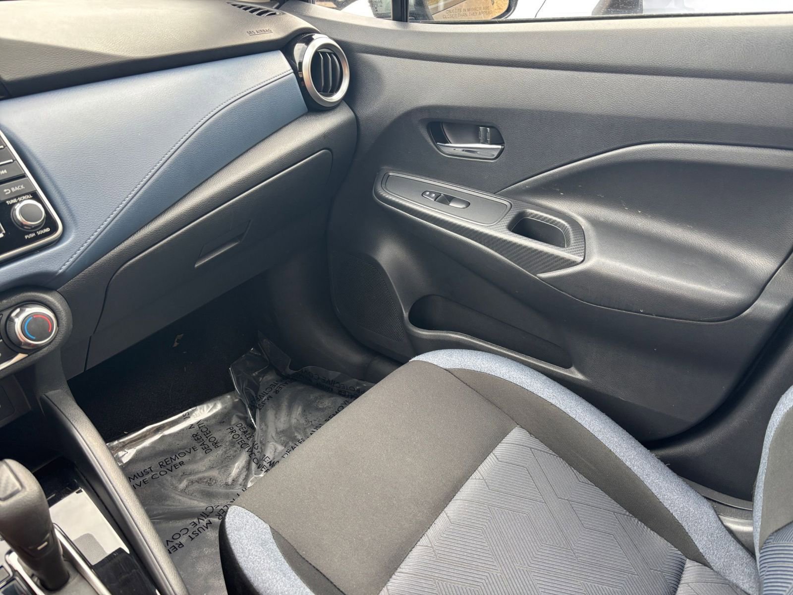 Used 2025 Nissan Versa SV FWD image 32