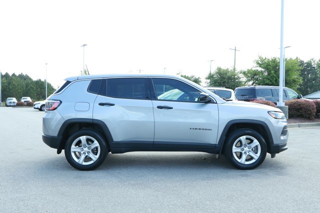 Used 2023 Jeep Compass Sport AWD/4WD image 4