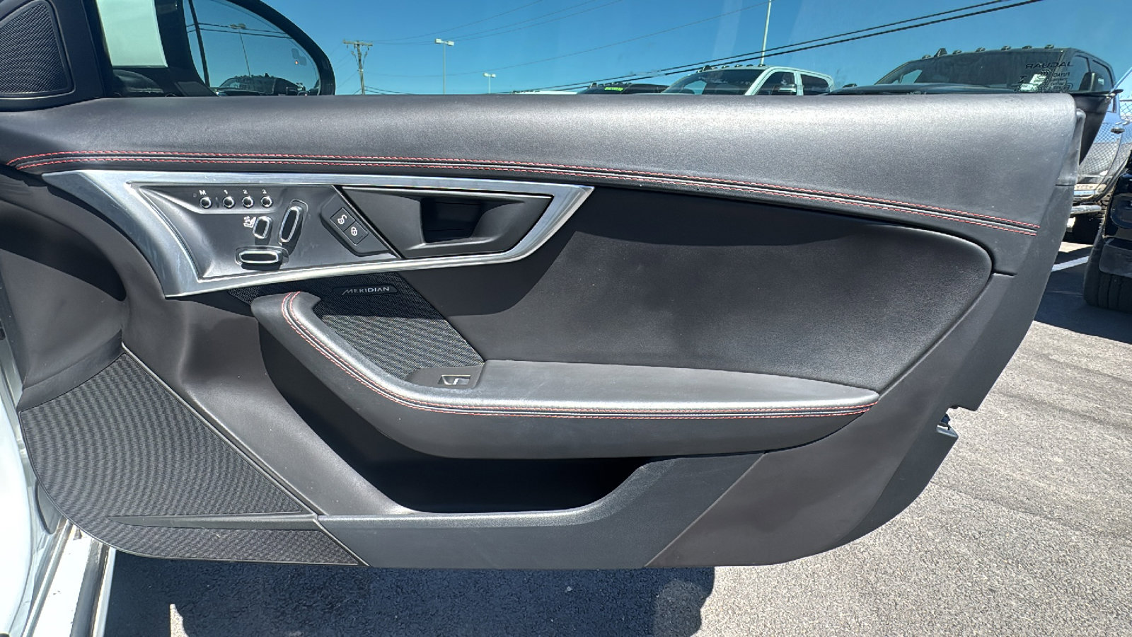 Used 2020 Jaguar F-TYPE R image 26