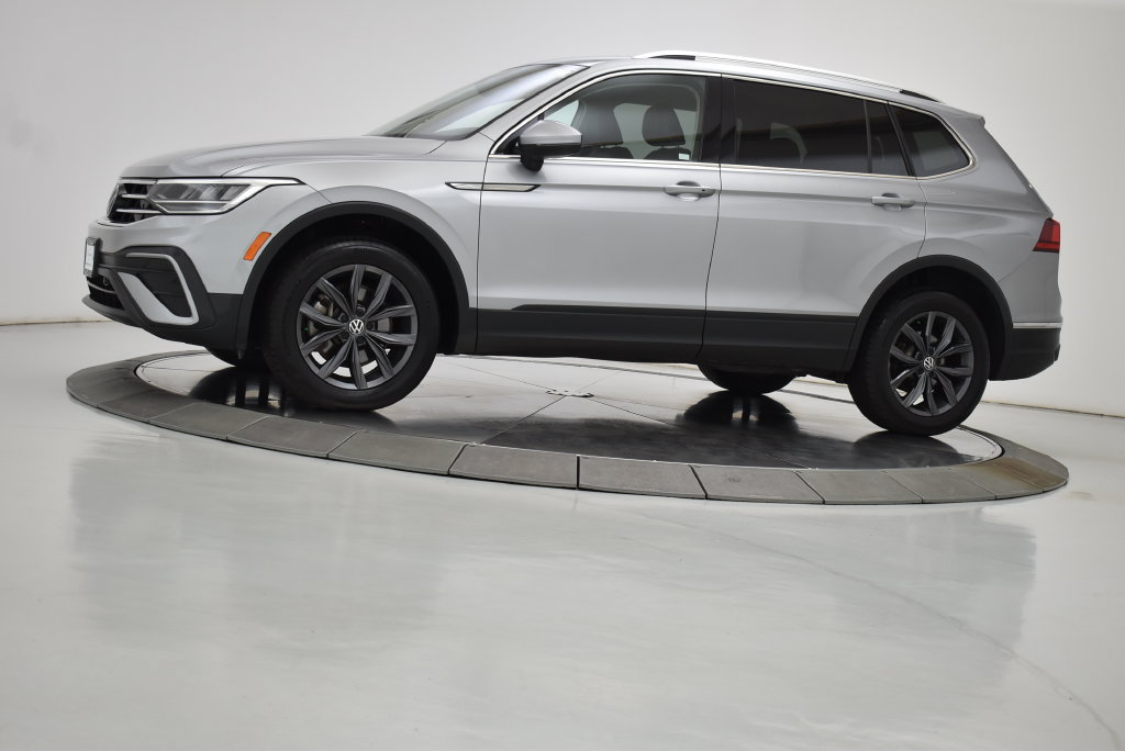 Used 2022 Volkswagen Tiguan SE AWD/4WD image 16