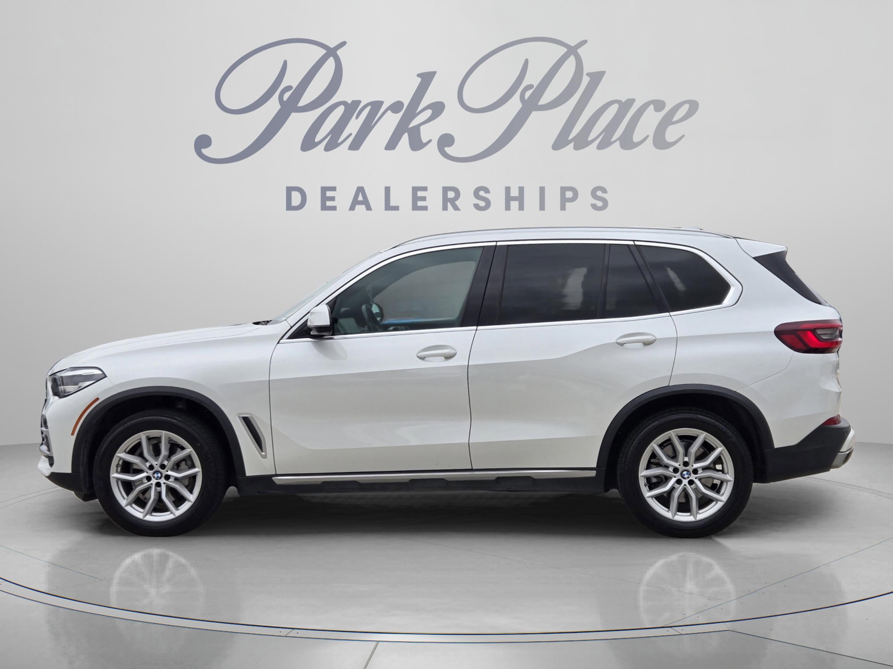 Used 2021 BMW X5 xDrive40i w/ Convenience Package AWD/4WD image 2