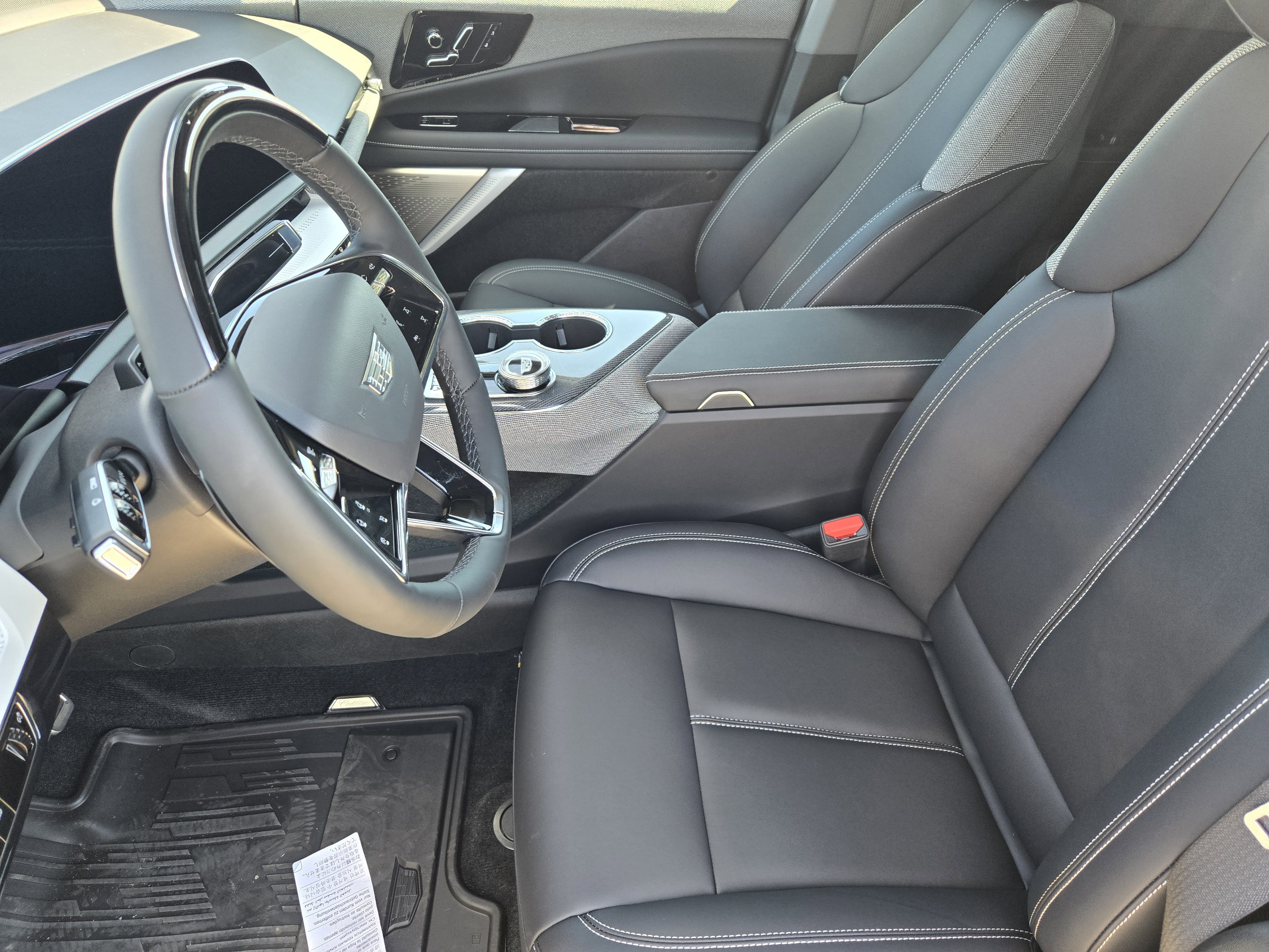 New 2025 Cadillac Optiq Sport 1 image 9