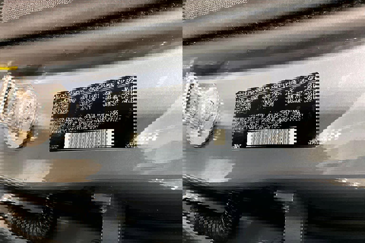 Used 2024 Volvo XC60 B5 Plus image 32