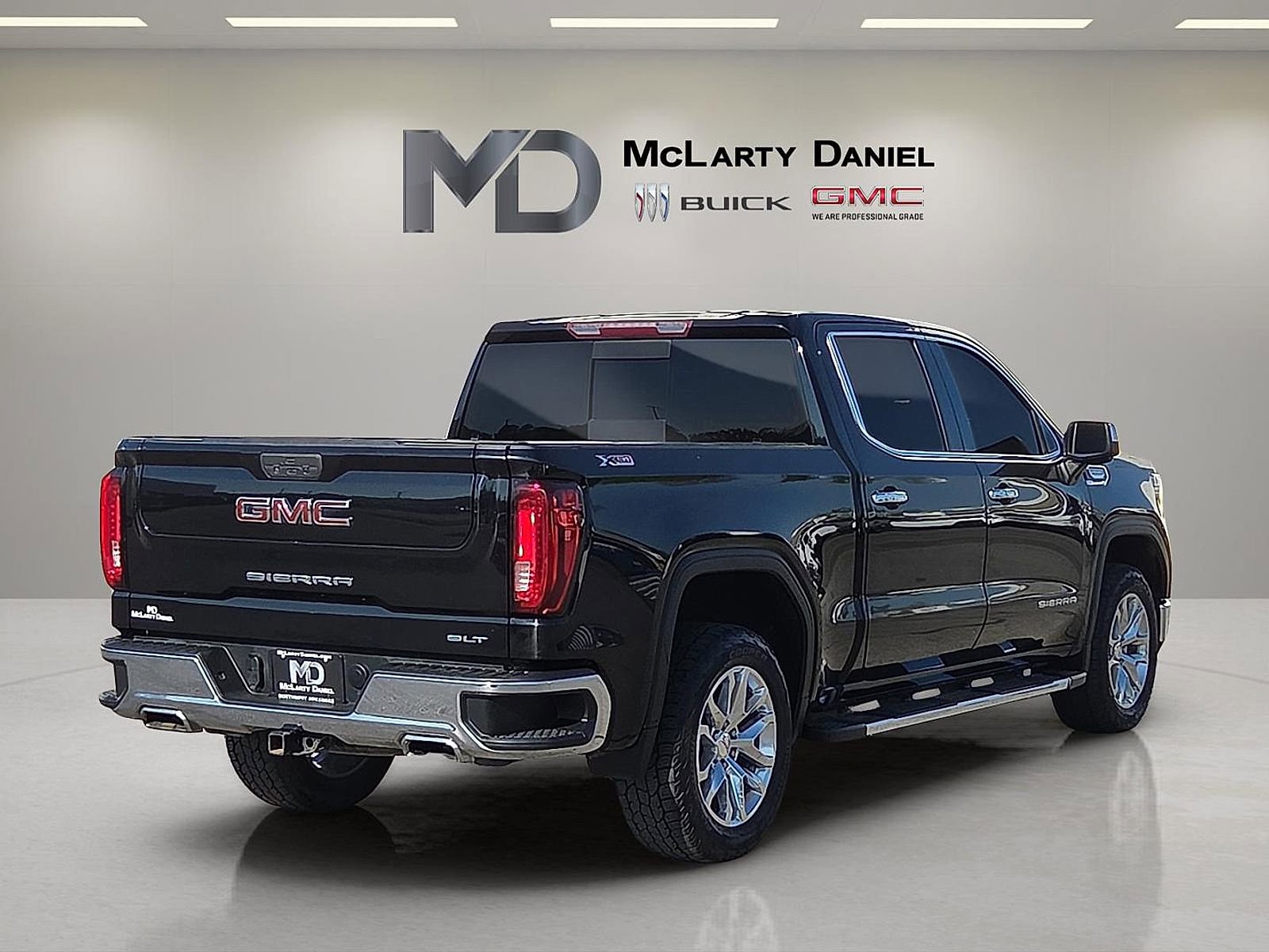 Certified 2021 GMC Sierra 1500 SLT AWD/4WD image 5