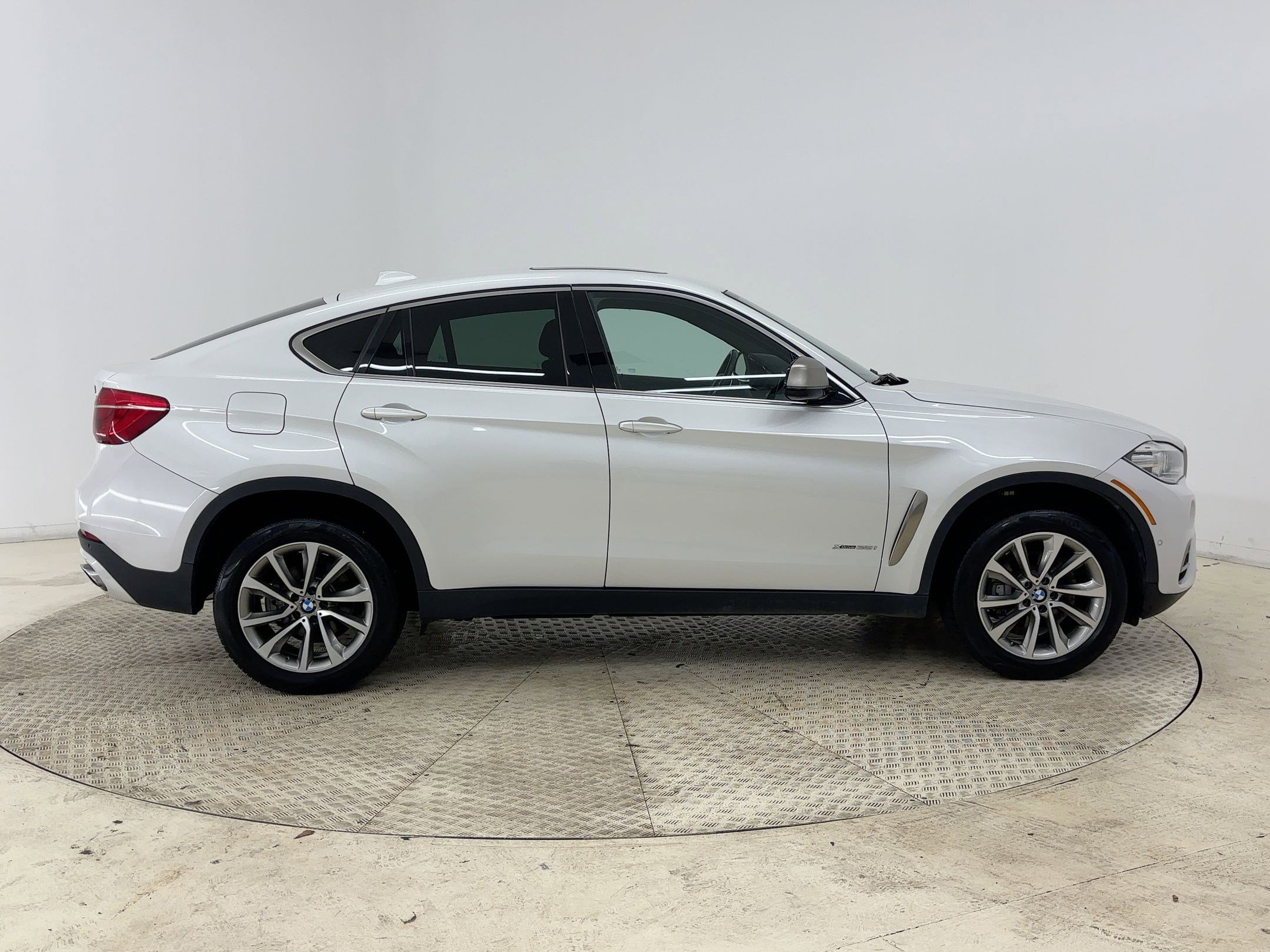 Used 2019 BMW X6 xDrive35i image 7