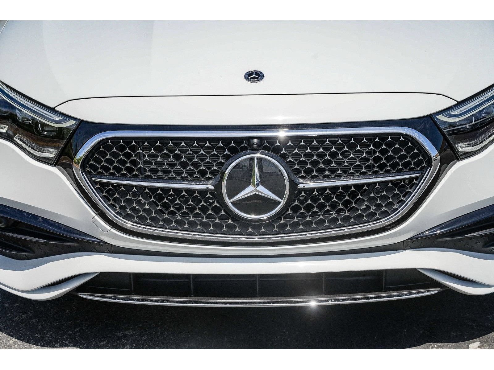 New 2026 Mercedes-Benz E 450 4MATIC Sedan image 7