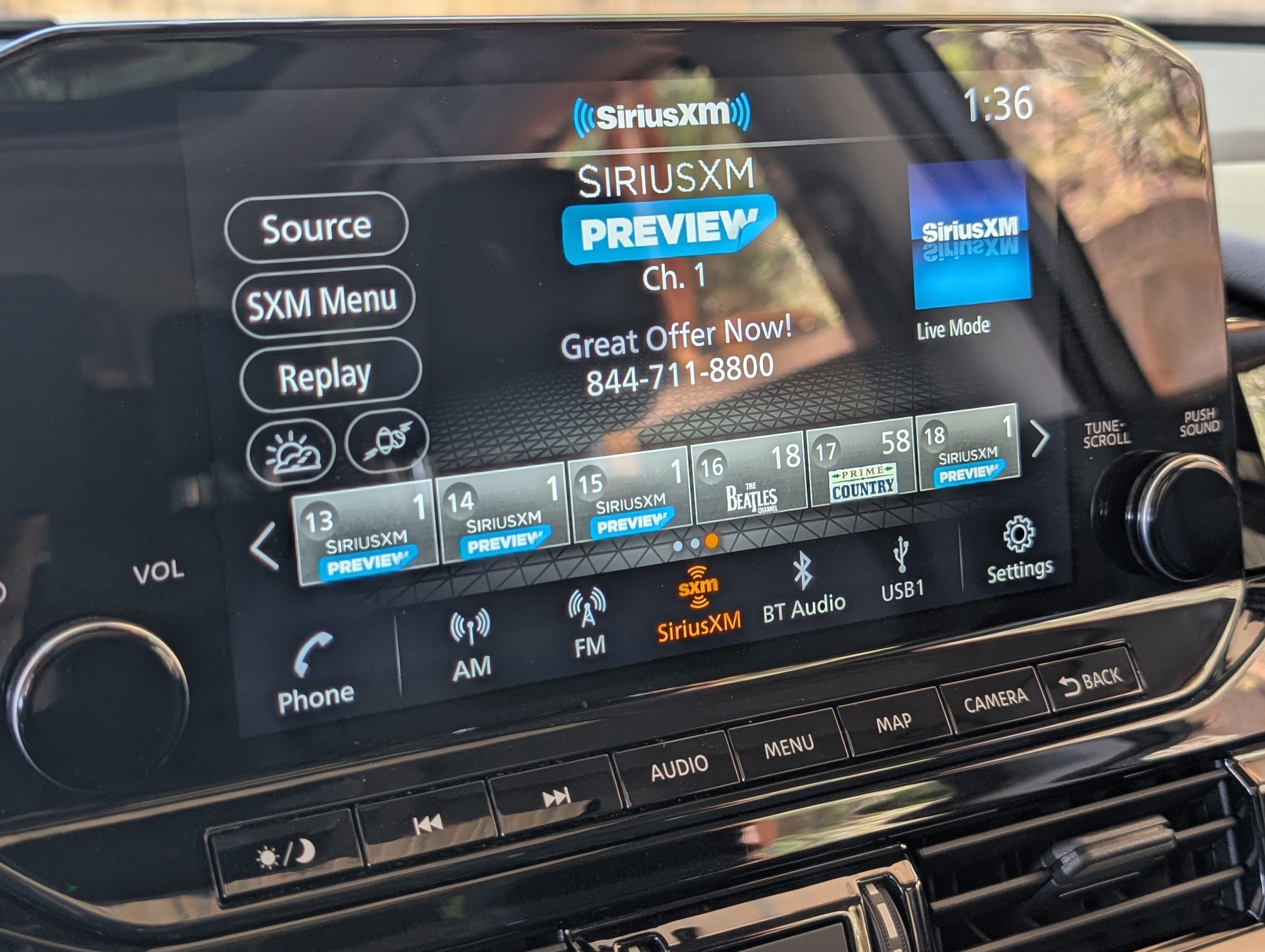 Used 2025 Nissan Pathfinder Platinum image 31