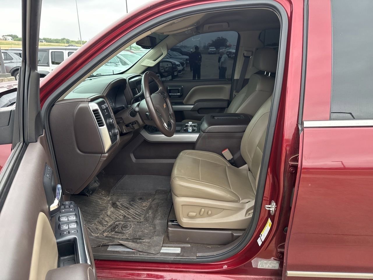 Used 2017 Chevrolet Silverado 1500 LTZ Z71 w/ LTZ Plus Package AWD/4WD image 16