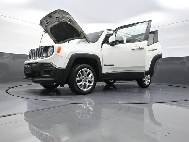 Used 2017 Jeep Renegade Latitude AWD/4WD image 41