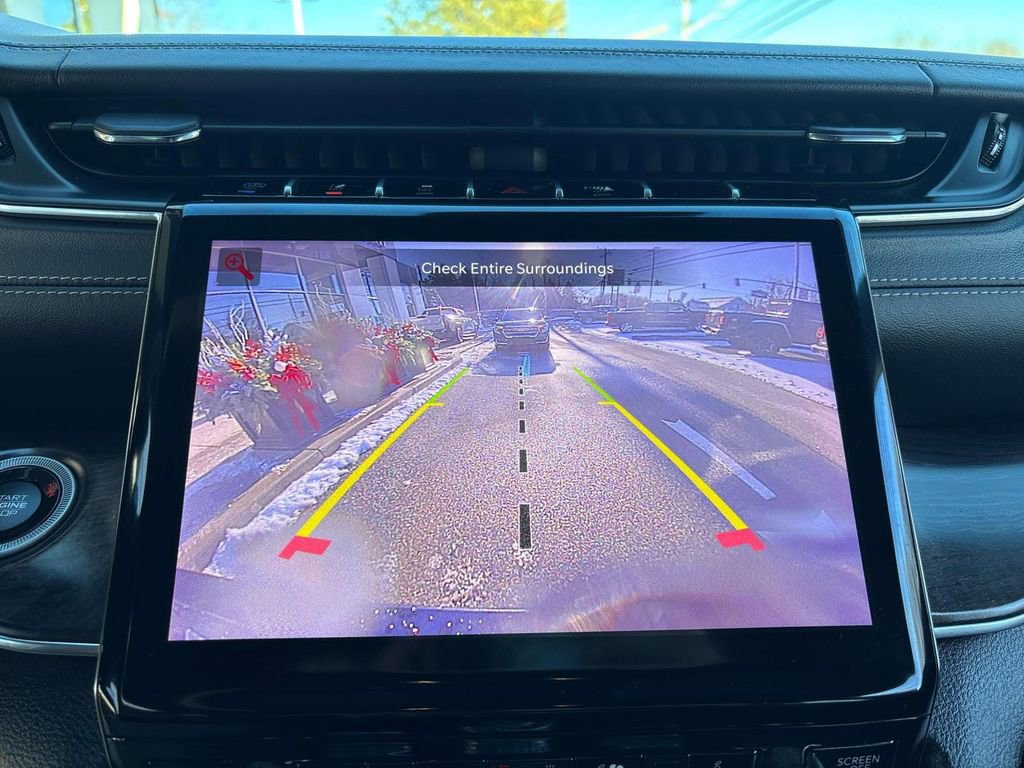 Used 2023 Jeep Grand Cherokee Overland w/ Luxury Tech Group IV image 23