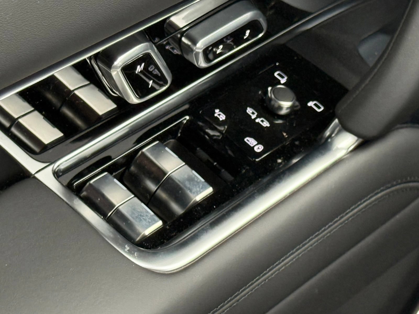 New 2026 Land Rover Range Rover SE AWD/4WD image 40