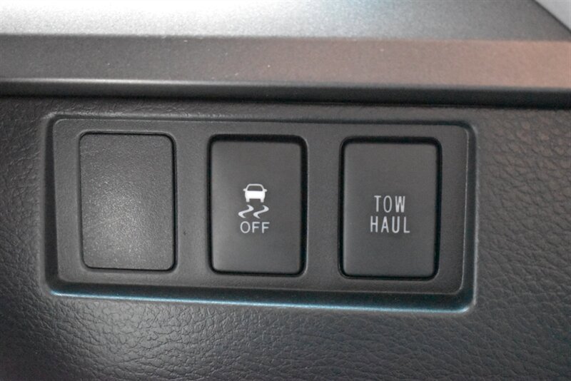 Used 2015 Toyota Tundra SR5 w/ TRD Off Road Package AWD/4WD image 19