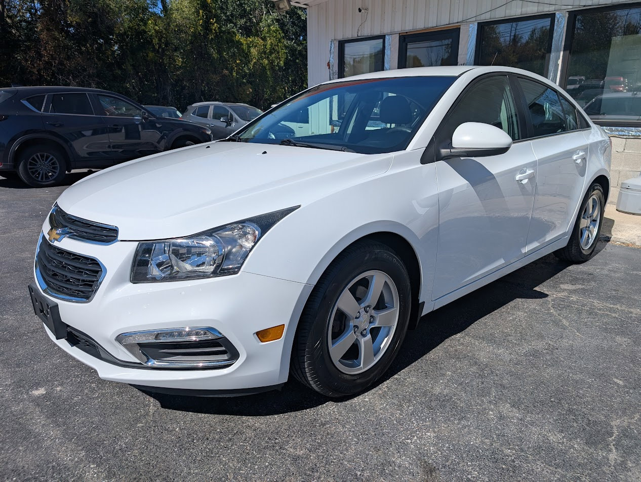 Used 2016 Chevrolet Cruze LT w/ Technology Package image 3