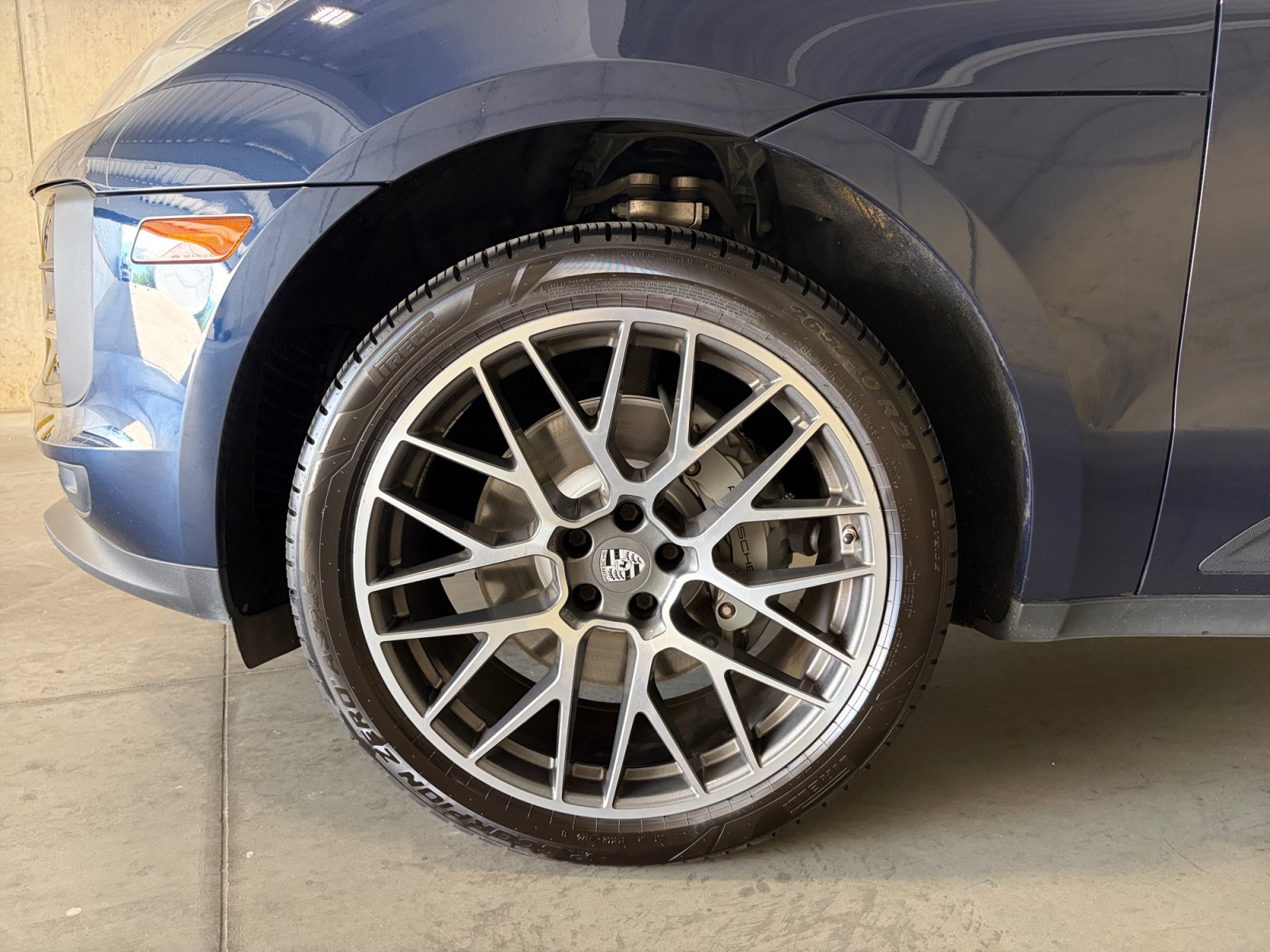 Certified 2020 Porsche Macan S AWD/4WD image 18