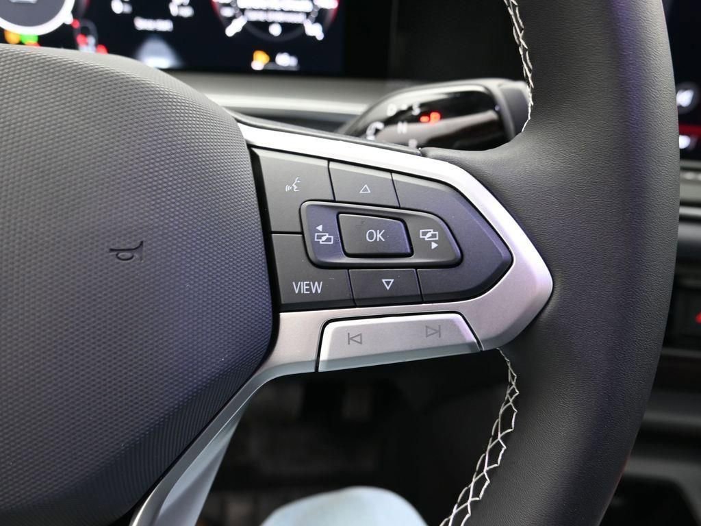 New 2026 Volkswagen Tiguan SE image 13