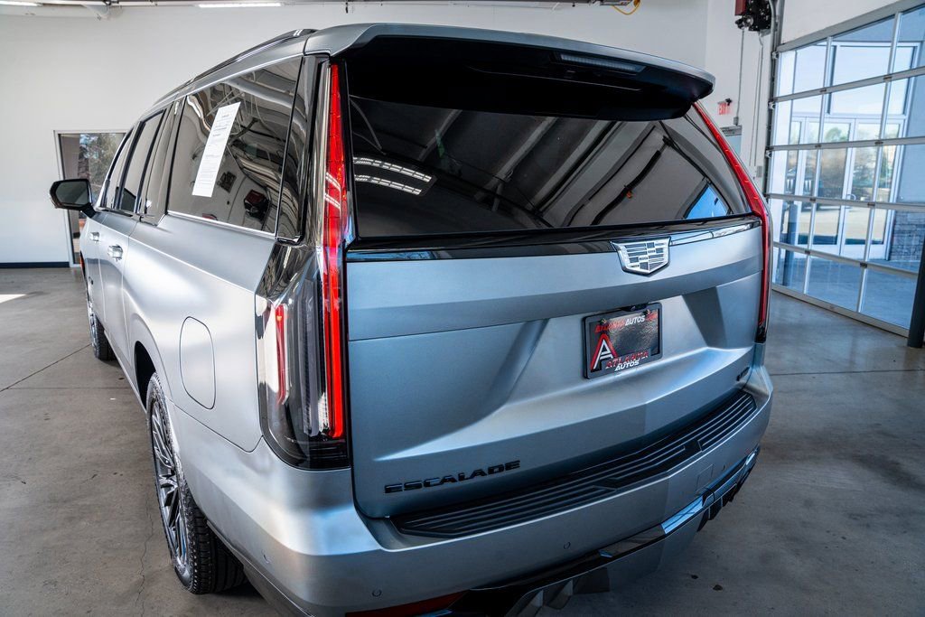 Used 2023 Cadillac Escalade ESV V image 22