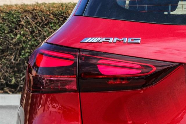 New 2025 Mercedes-Benz GLA 35 AMG 4MATIC image 9