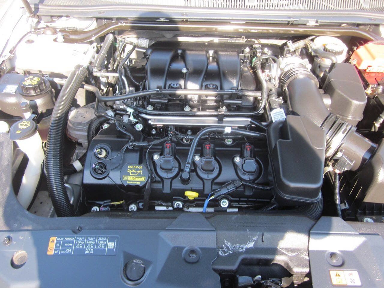 Used 2013 Ford Taurus Limited FWD image 19