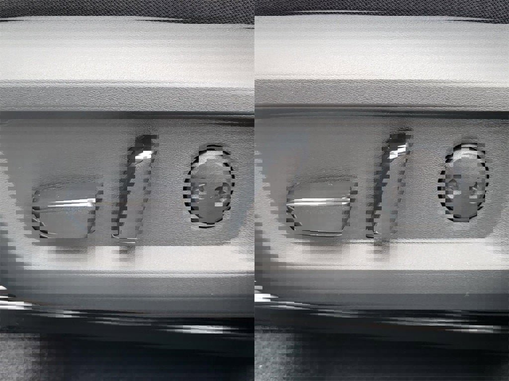 New 2026 Nissan Rogue SV image 30