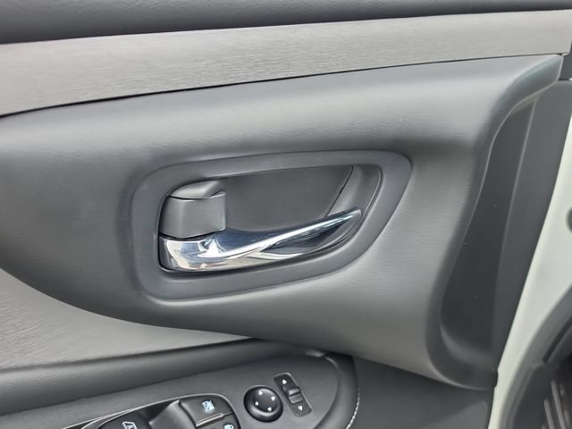 Certified 2020 Nissan Murano SV w/ Premium Package FWD image 18
