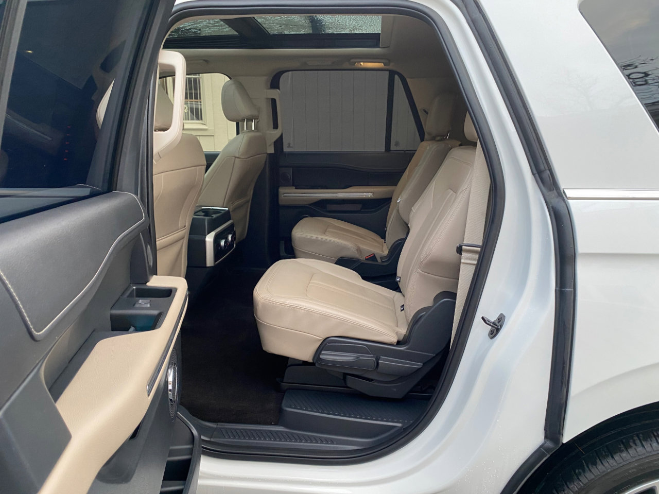 Used 2022 Ford Expedition Max Limited image 16