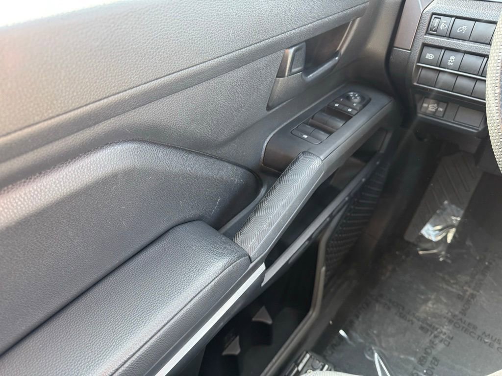 Certified 2024 Toyota Tacoma SR5 AWD/4WD image 30