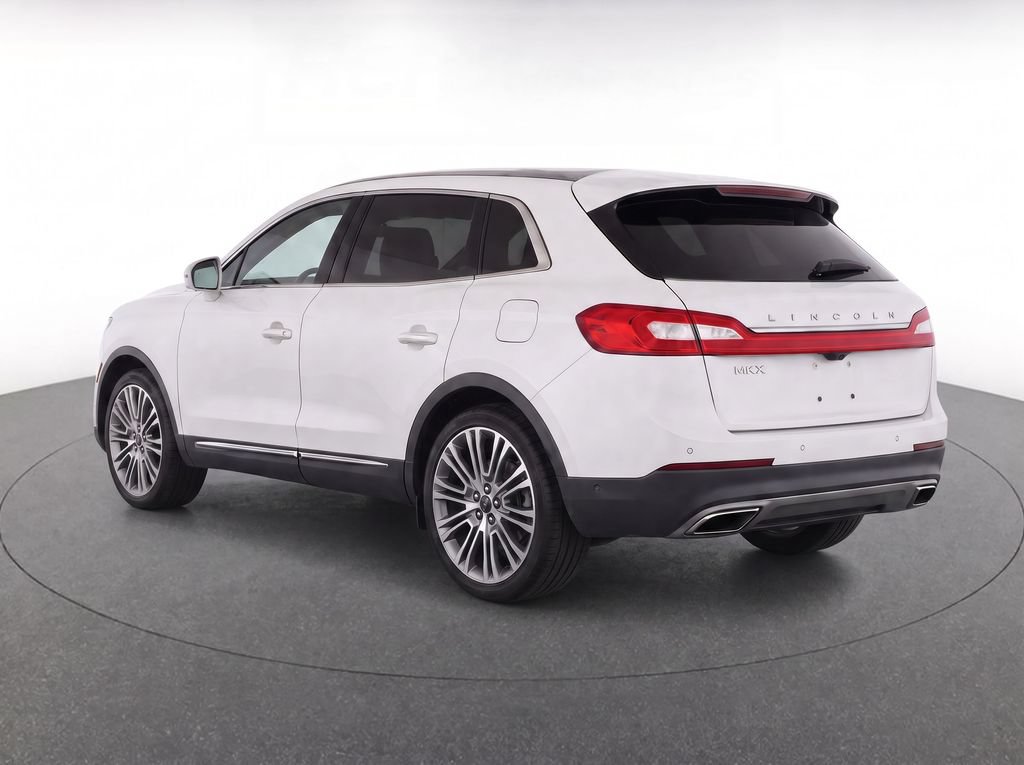 Used 2016 Lincoln MKX Reserve w/ Technology Package FWD image 3