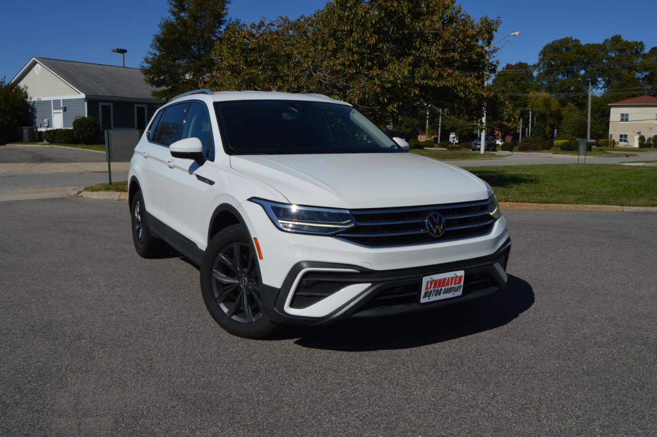 Used 2022 Volkswagen Tiguan SE image 2