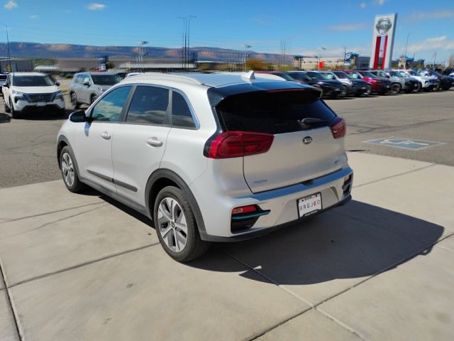 Used 2021 Kia Niro EX Premium w/ Cold Weather Package image 7