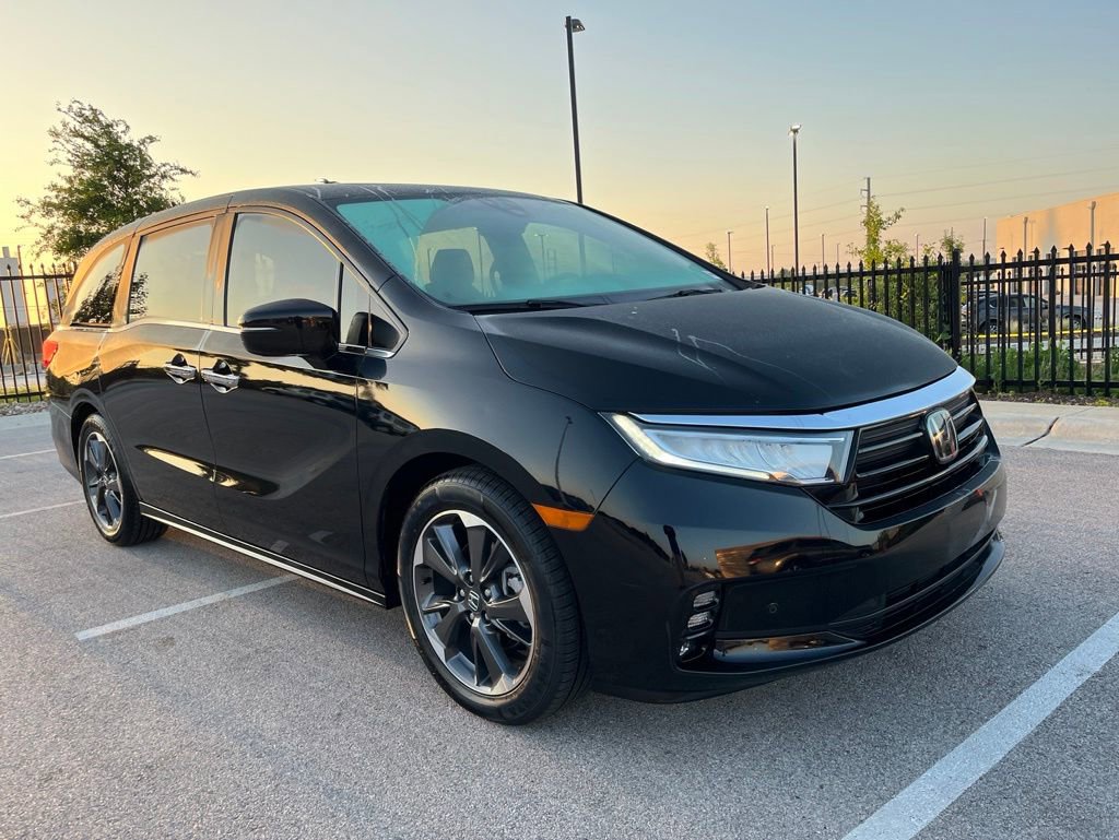 Certified 2022 Honda Odyssey Elite image 3