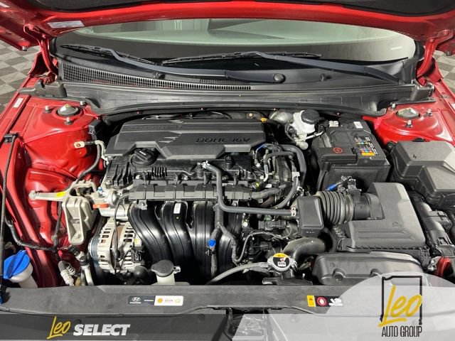 Used 2022 Hyundai Elantra SEL w/ Convenience + Premium Package FWD image 4