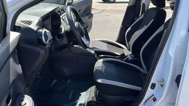 Used 2022 Nissan Versa SV FWD image 18