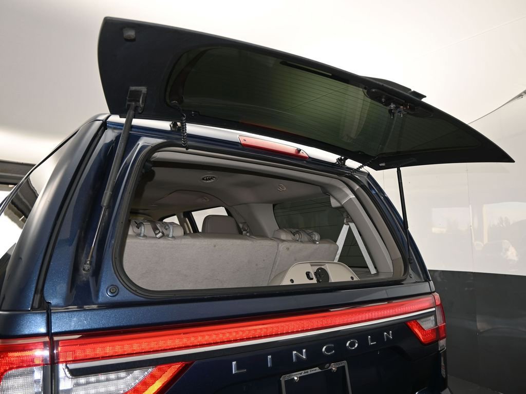 Used 2016 Lincoln Navigator Select image 42